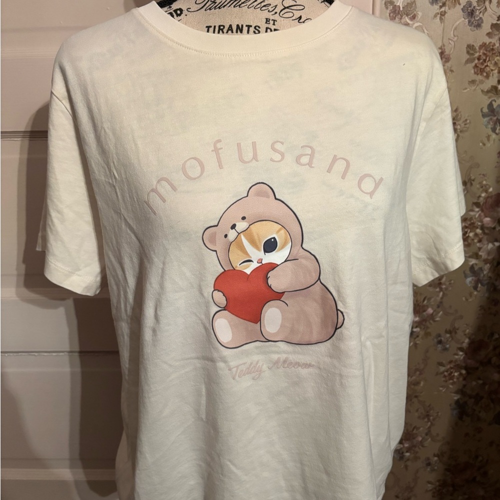 Mofusand White Graphic Tee with Bear Heart